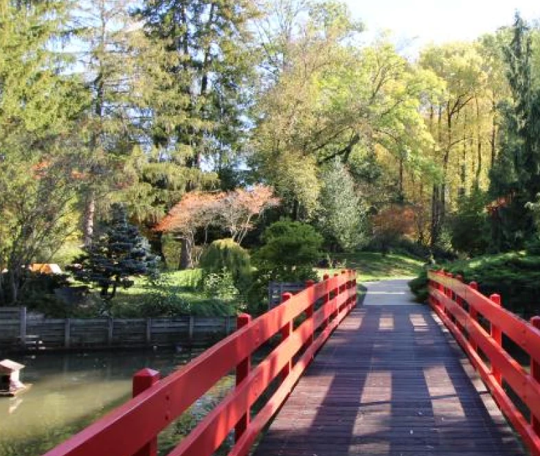 Image d'un pont rouge